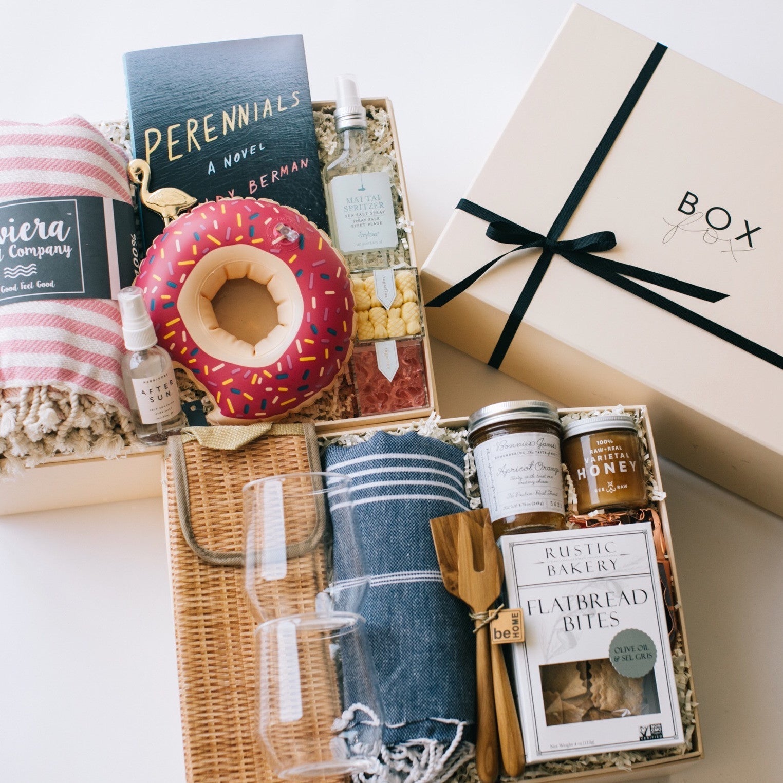 SO HOT RIGHT NOW // Group Gifting With Big Boxes