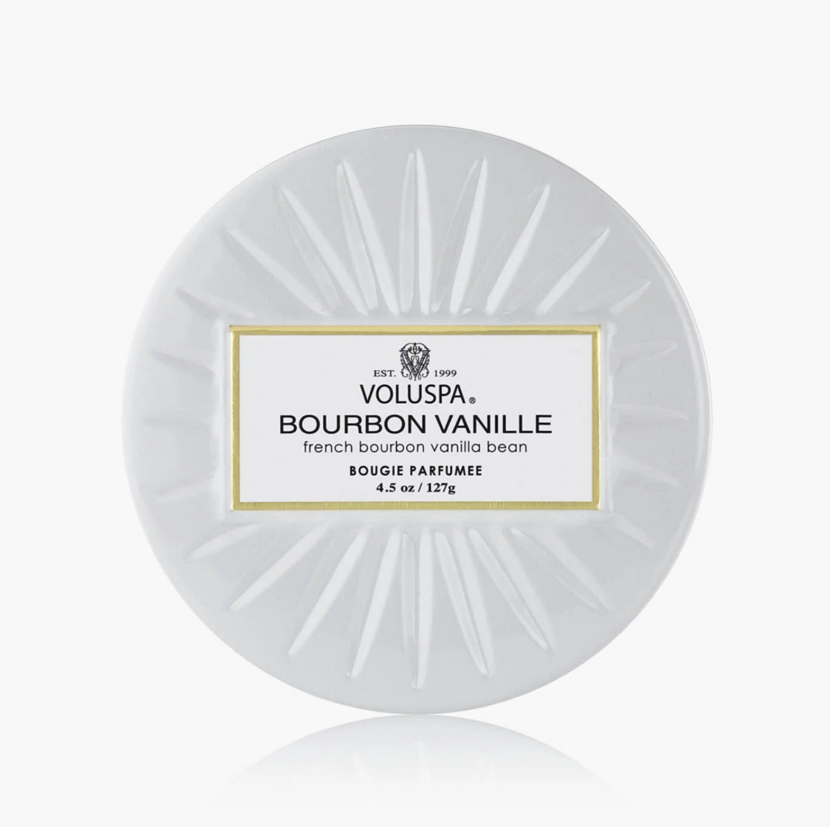 bourbon vanille candle on a white background