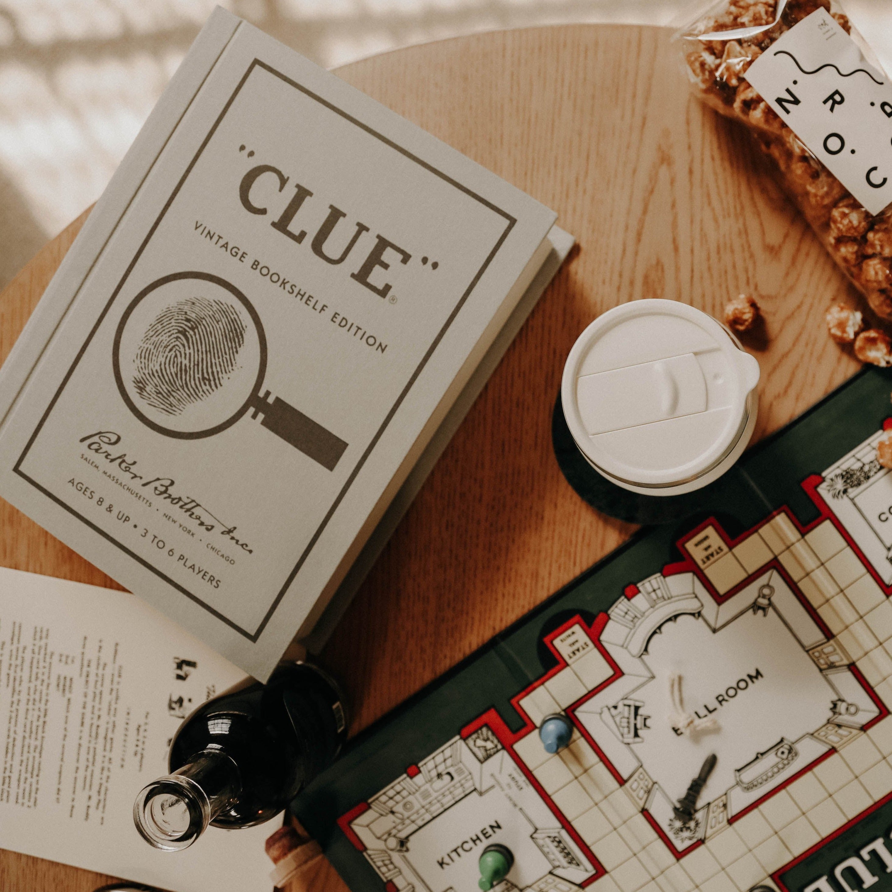 CLUE Linen Board Game - BOXFOX